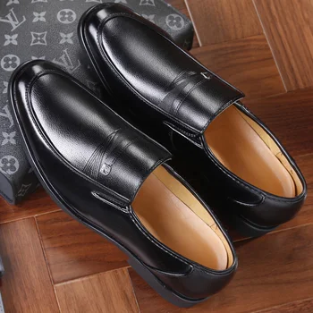 Moderna kožna obuća Muška cipele male muške Casual cipele i crna brand Muške cipele Slip-on Business Man Shoes KA2766